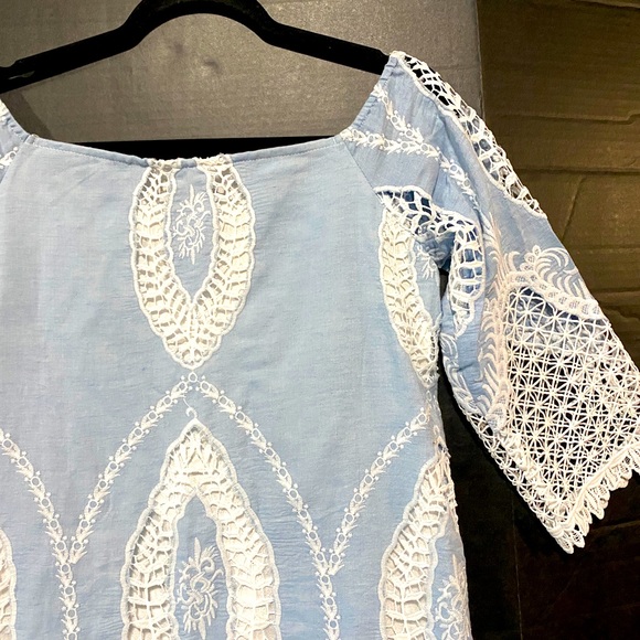 LUCY PARIS NWT STUNNING EMBROIDERED CUTOUT LIGHT BLUE & WHITE LINED TOP  SIZE S - Picture 13 of 15